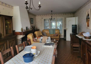 Prix du bien : 163 000 € Prix du bien hors honoraires : 154 500 € Honoraires TTC : 5,50 % soit 8 500 € Charges honoraires : Acquéreur